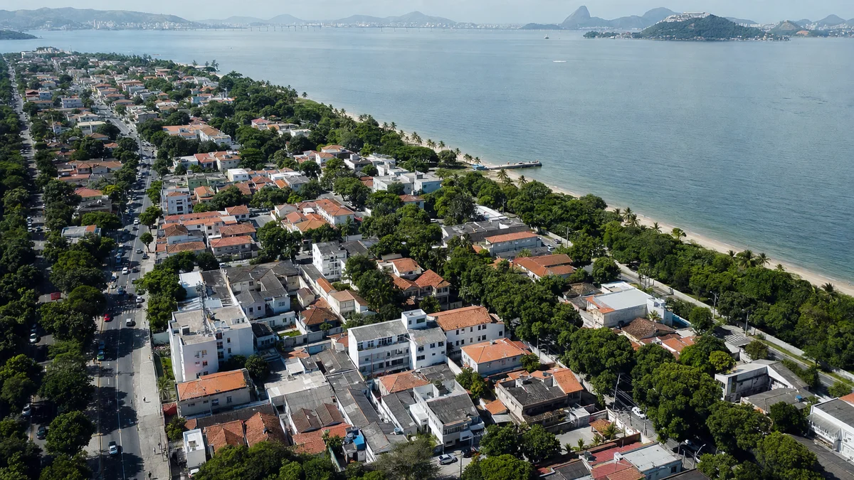 Bancário da Ilha do Governador: Seus Direitos no Retorno ao Presencial