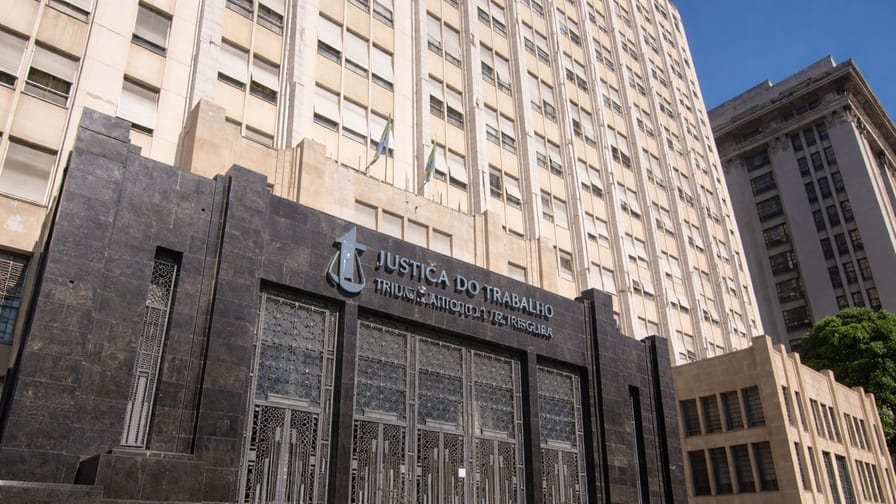 Prédio do Tribunal Regional do Trabalho da 1ª Região no Rio de Janeiro, sede da Justiça do Trabalho responsável por processos trabalhistas no estado.